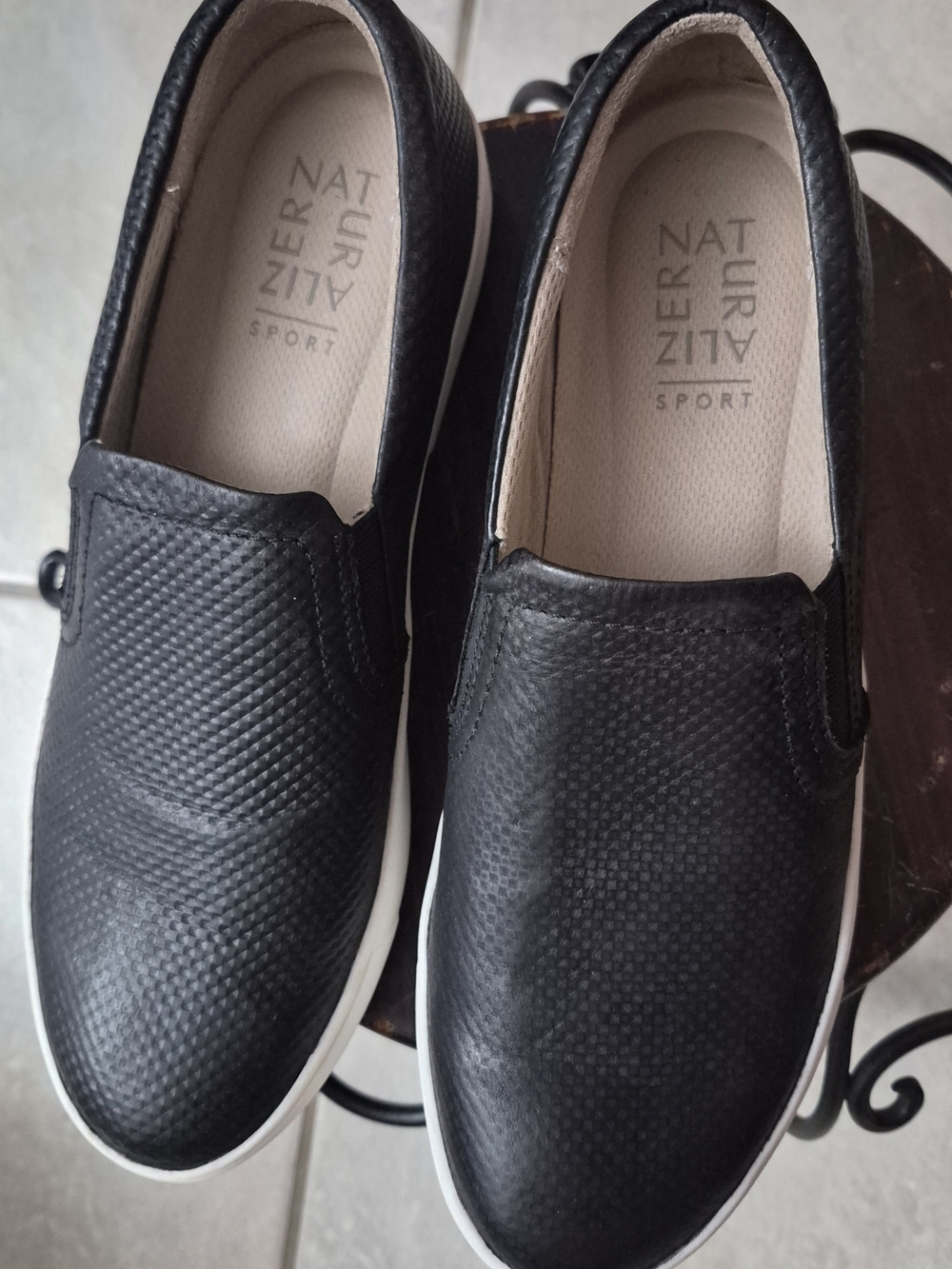 Naturalizer Black Textured Slip-On Loafers for Men Size 9N